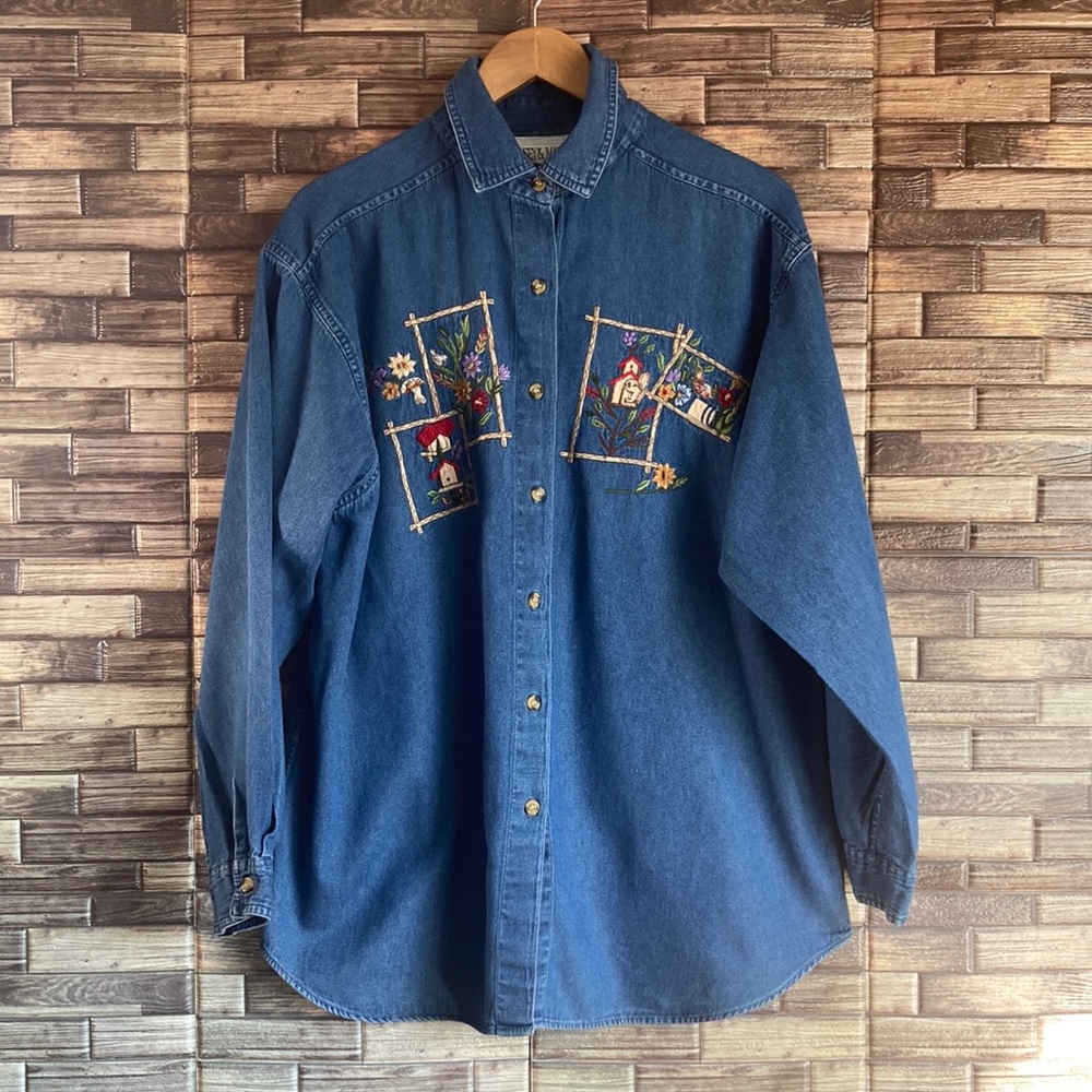 Vintage Casey & Max 90’s Large Denim Embroidered Button Down Shirt